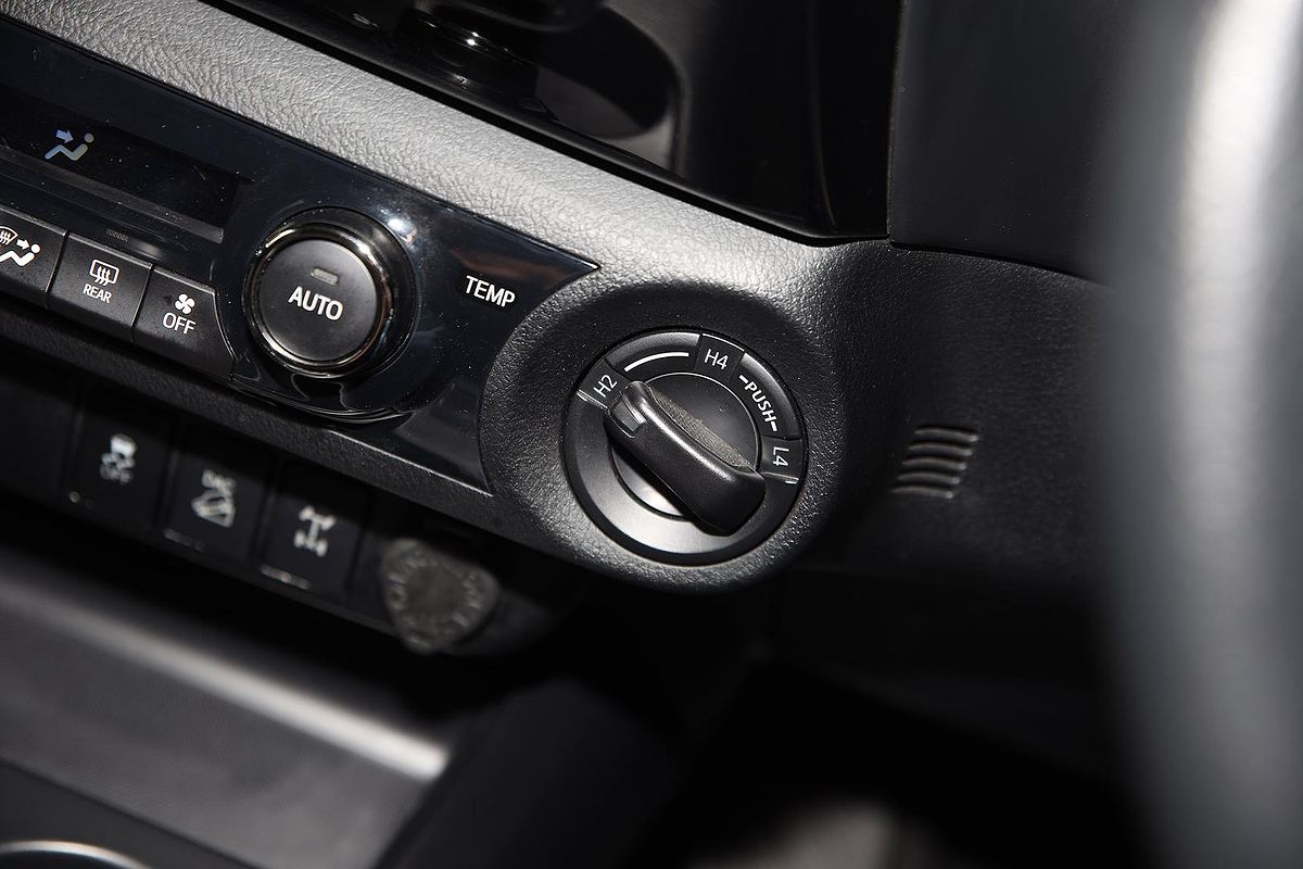 2019 Toyota Hilux SR5 GUN126R 4X4