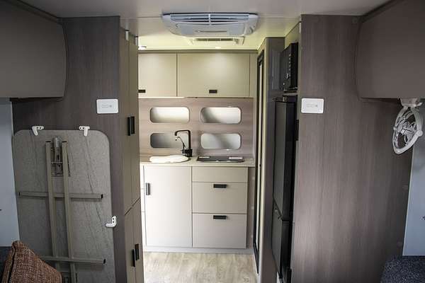 2024 Jayco BASE STATION CARAVAN 15.47-2.BS-MY25