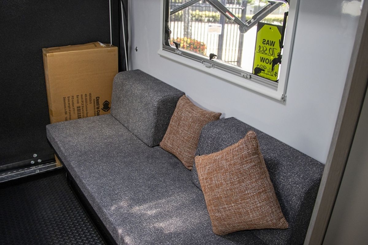 2024 Jayco BASE STATION CARAVAN 15.47-2.BS-MY25