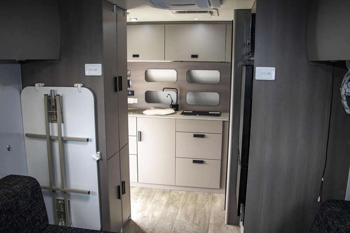 2024 Jayco BASE STATION CARAVAN 15.47-2.BS-MY25