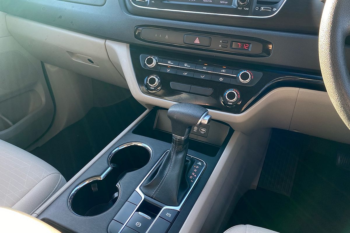 2018 Kia Carnival S YP