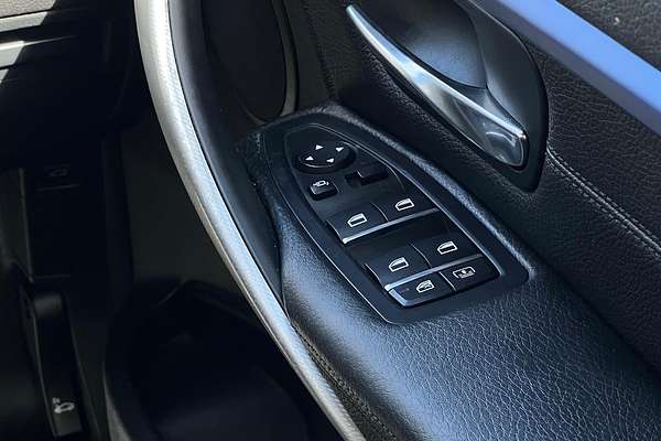 2016 BMW 3 Series 320i Sport Line F30 LCI