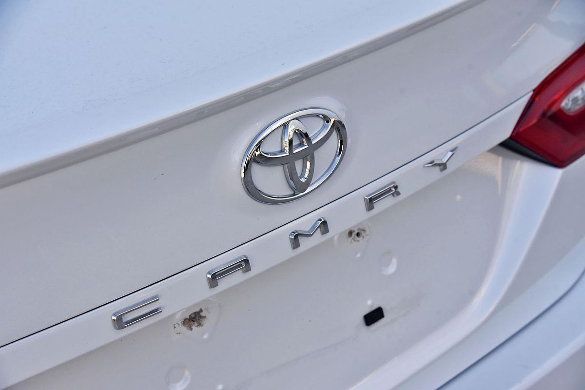 2019 Toyota Camry SX GSV70R