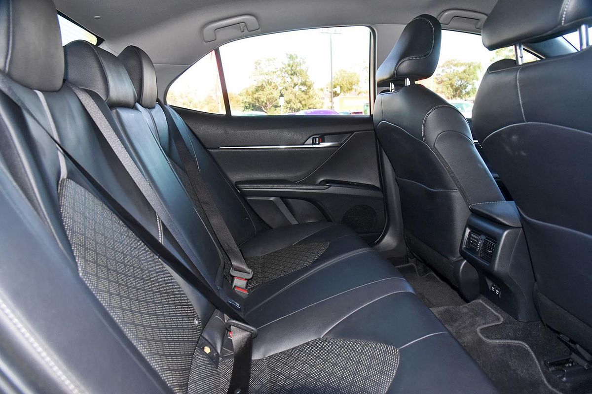 2019 Toyota Camry SX GSV70R