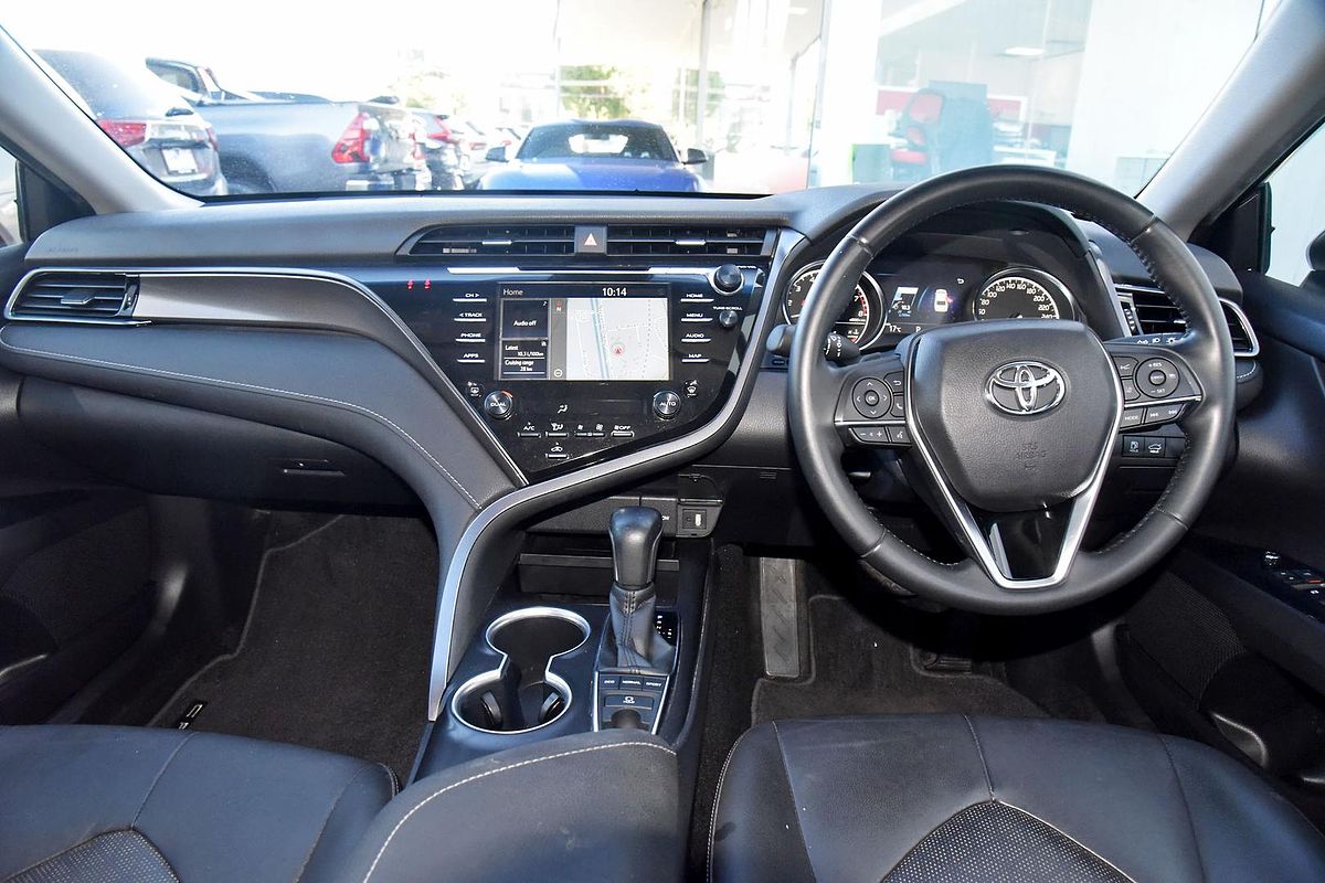2019 Toyota Camry SX GSV70R