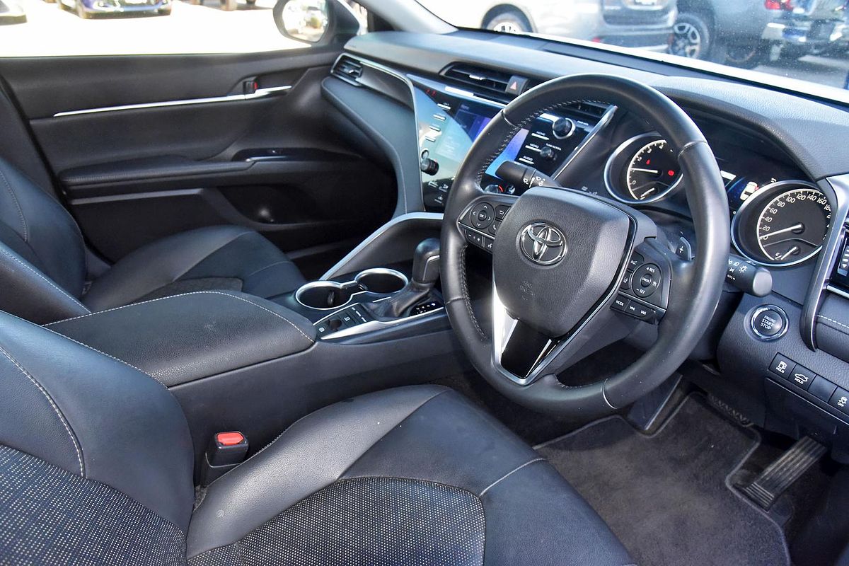 2019 Toyota Camry SX GSV70R