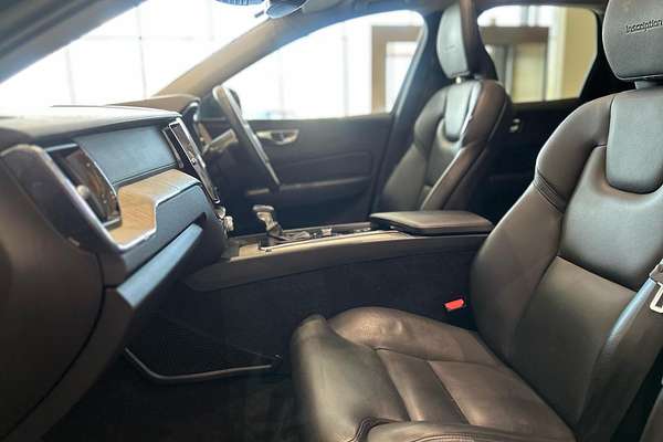 2019 Volvo XC60 D4 Inscription