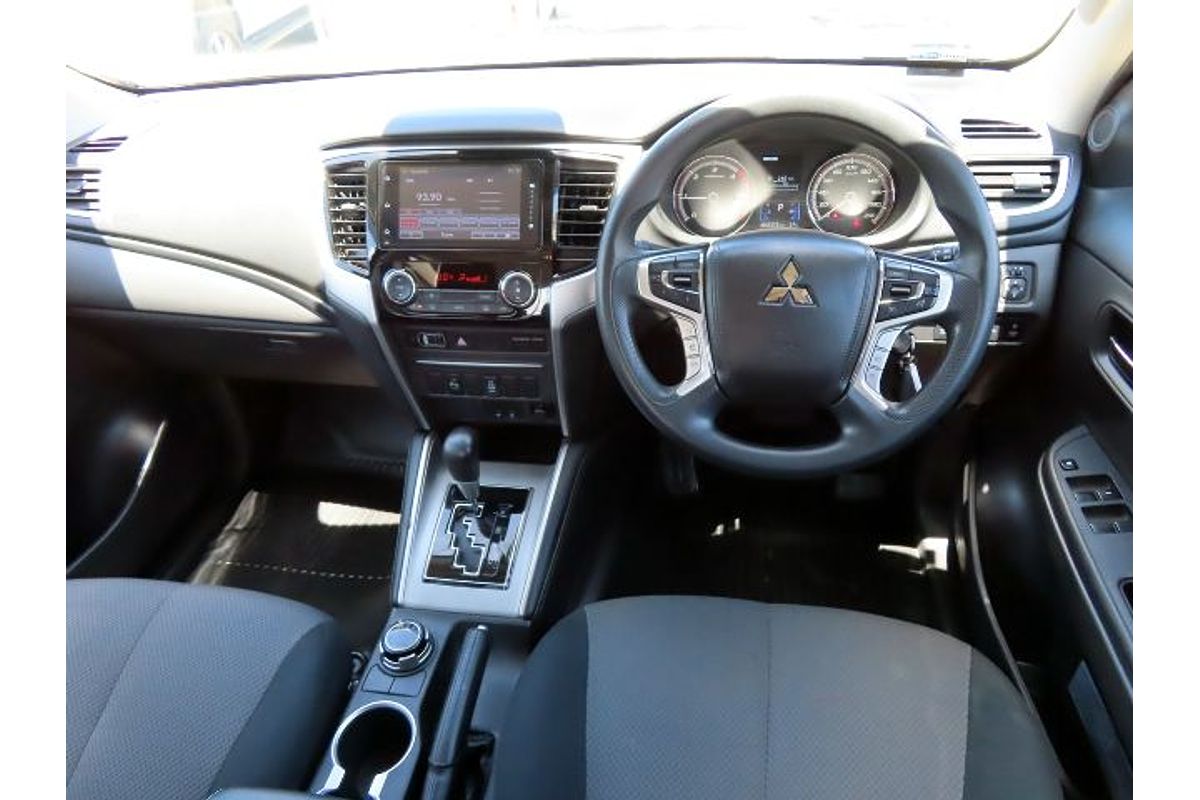 2022 Mitsubishi Triton GLX+ MR 4X4
