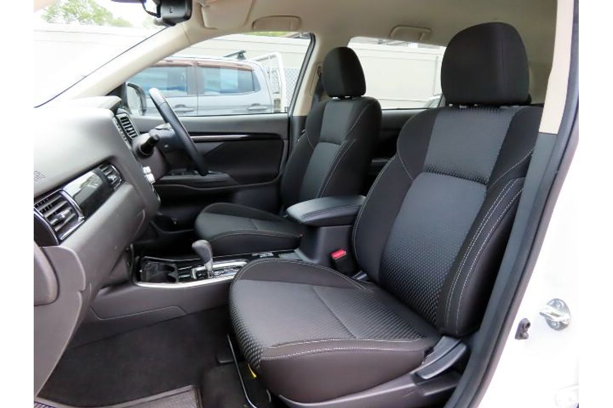 2020 Mitsubishi Outlander ES ZL