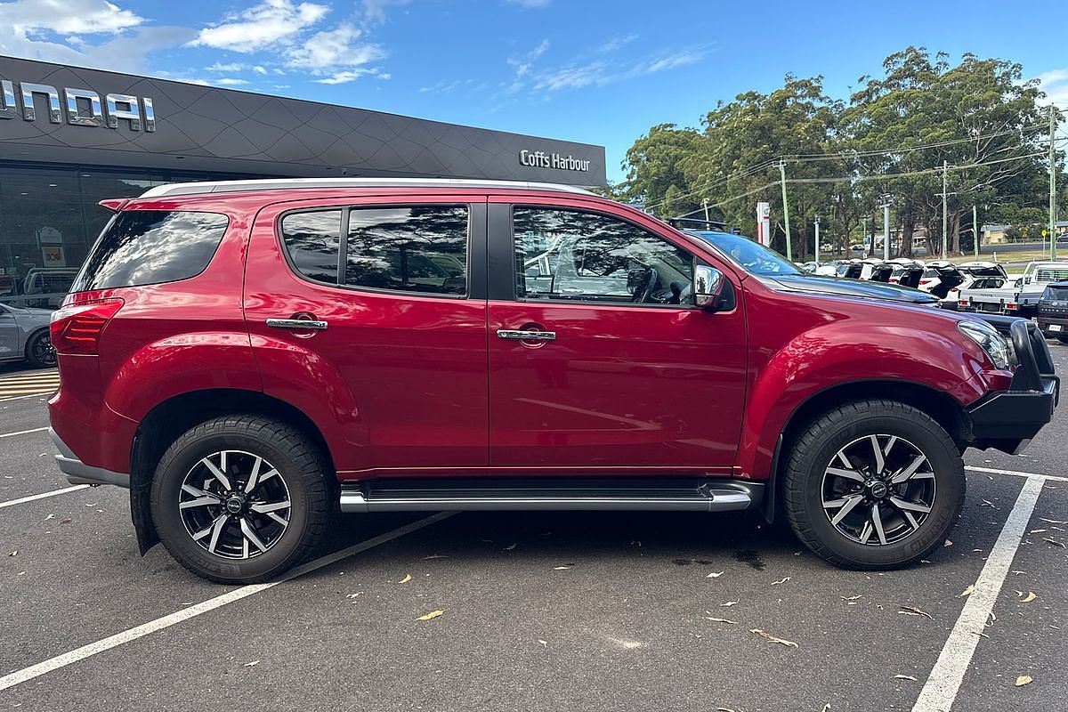 2021 Isuzu MU-X LS-T