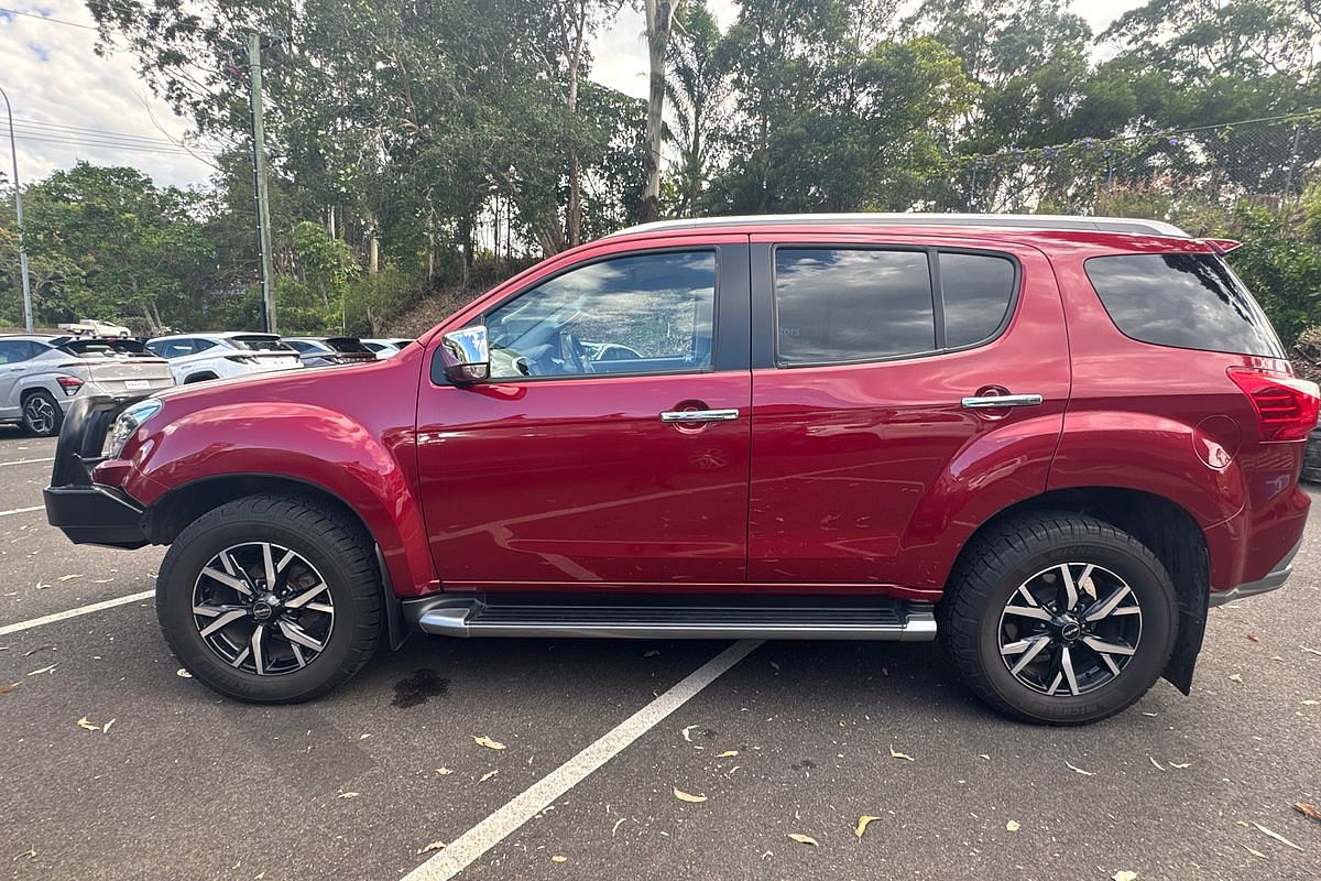 2021 Isuzu MU-X LS-T