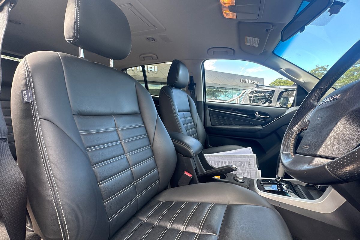 2021 Isuzu MU-X LS-T