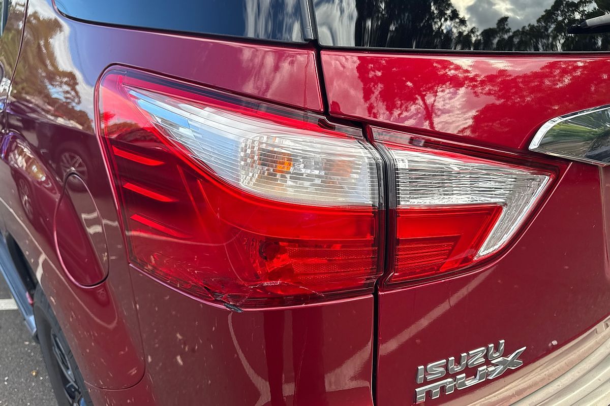 2021 Isuzu MU-X LS-T