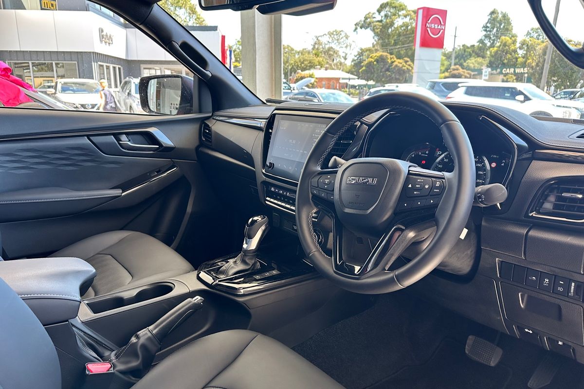 2024 Isuzu D-MAX BLADE 4X4