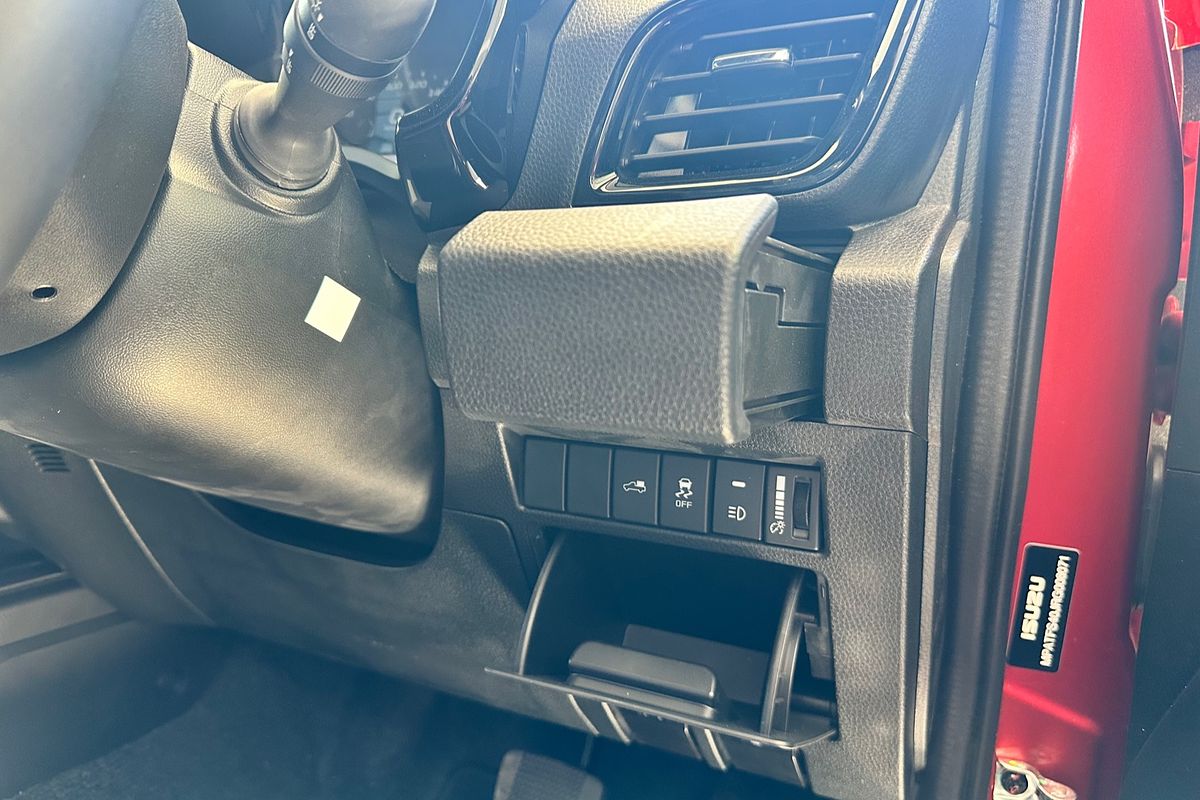 2024 Isuzu D-MAX BLADE 4X4
