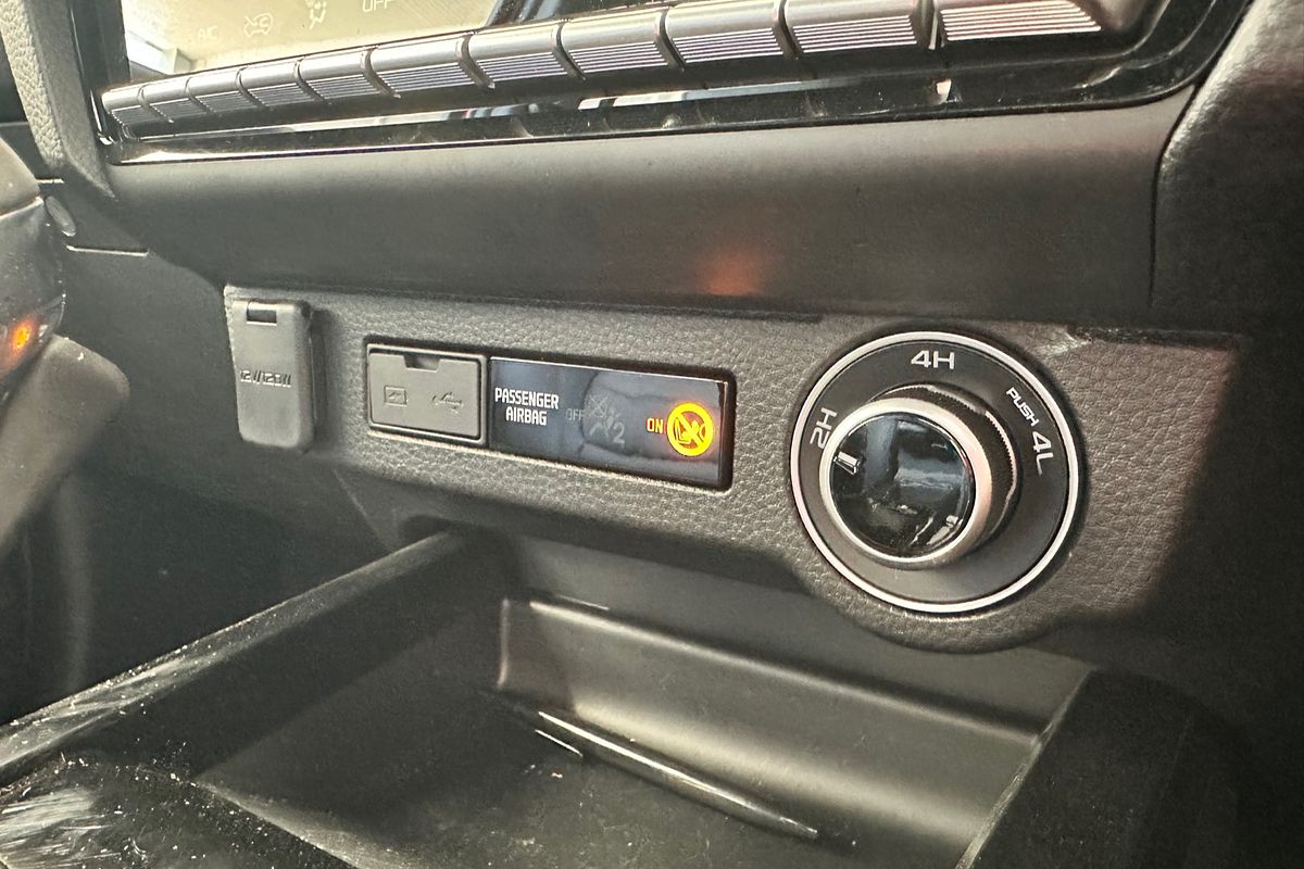 2024 Isuzu D-MAX BLADE 4X4