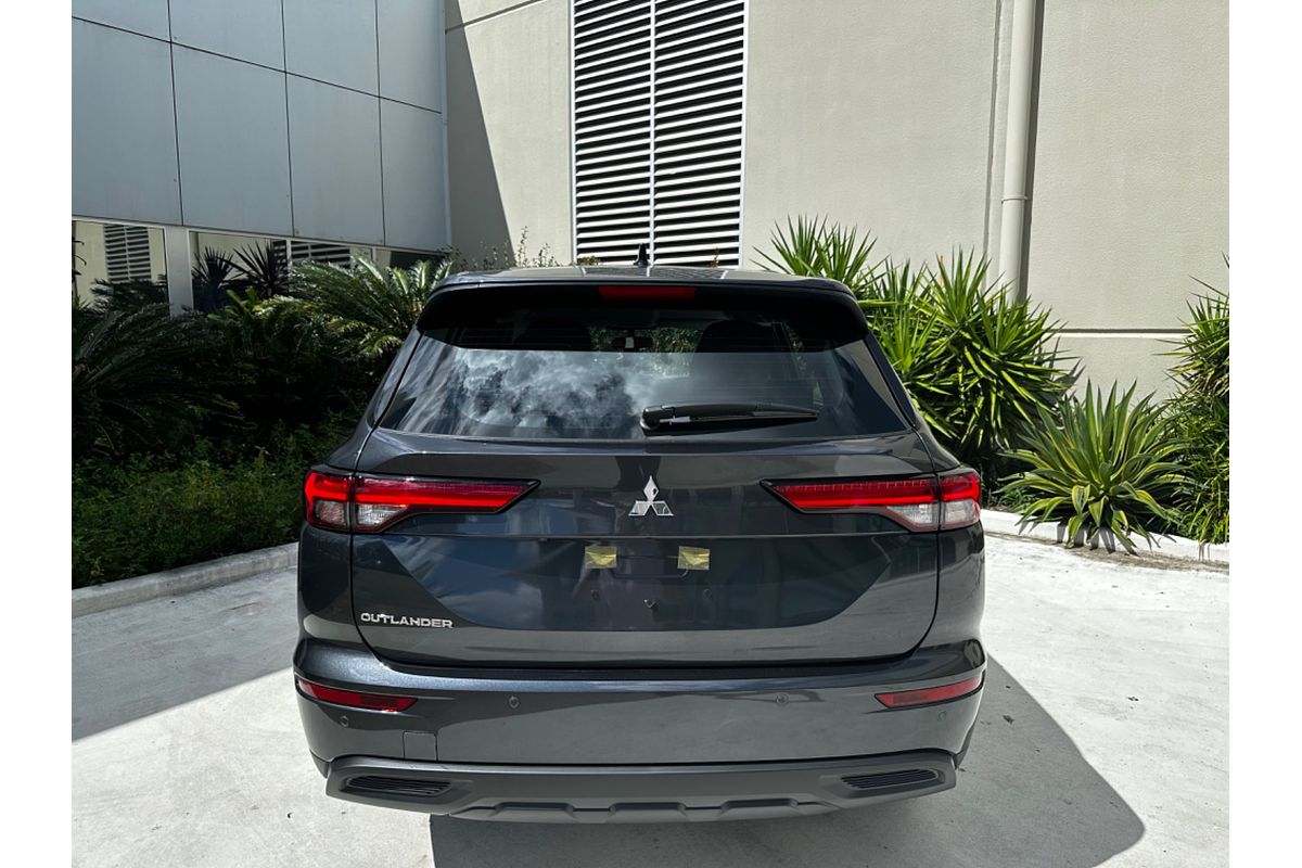 2024 Mitsubishi Outlander ES ZM