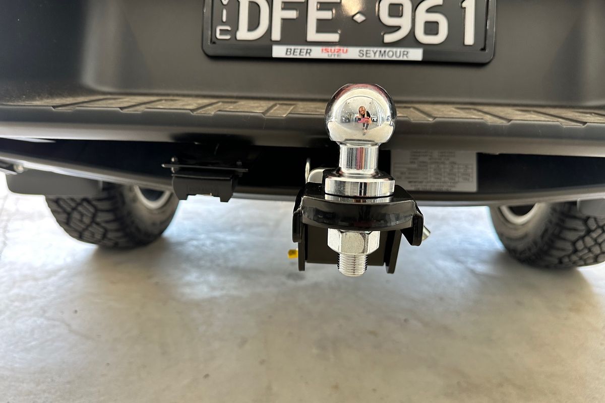 2024 Isuzu D-MAX BLADE 4X4