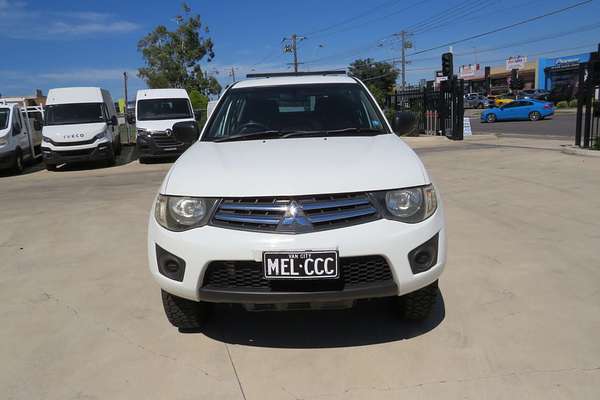 2010 Mitsubishi Triton GLX MN 4X4