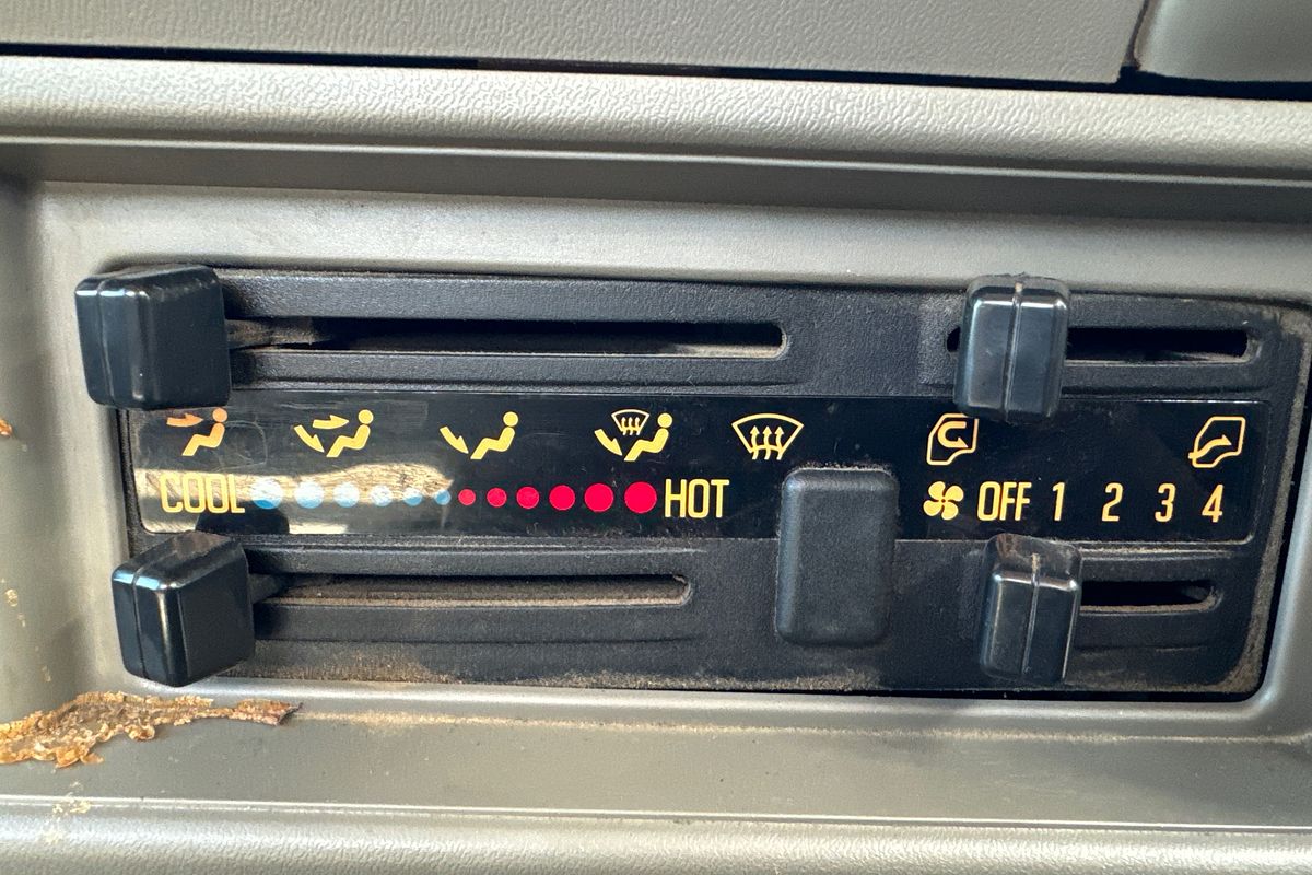 1997 Isuzu NPS 4X4 300