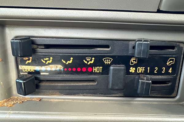 1997 Isuzu NPS 4X4 300