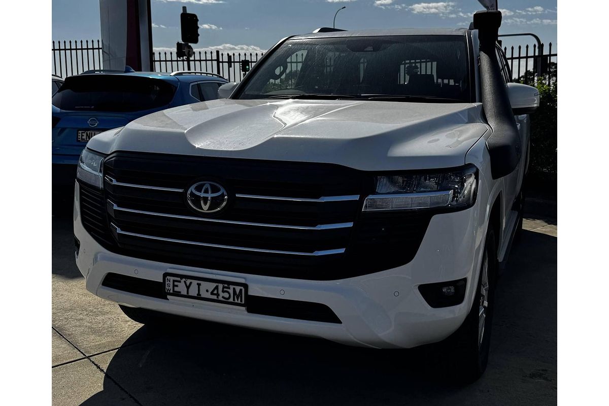 2023 Toyota Landcruiser GXL FJA300R