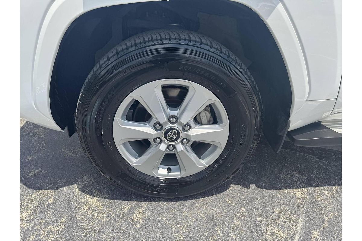 2023 Toyota Landcruiser GXL FJA300R