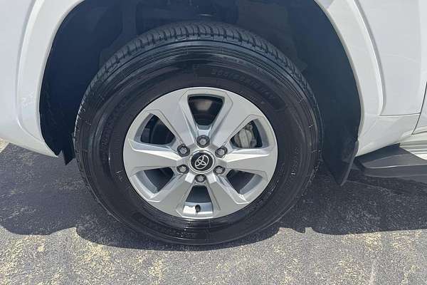2023 Toyota Landcruiser GXL FJA300R