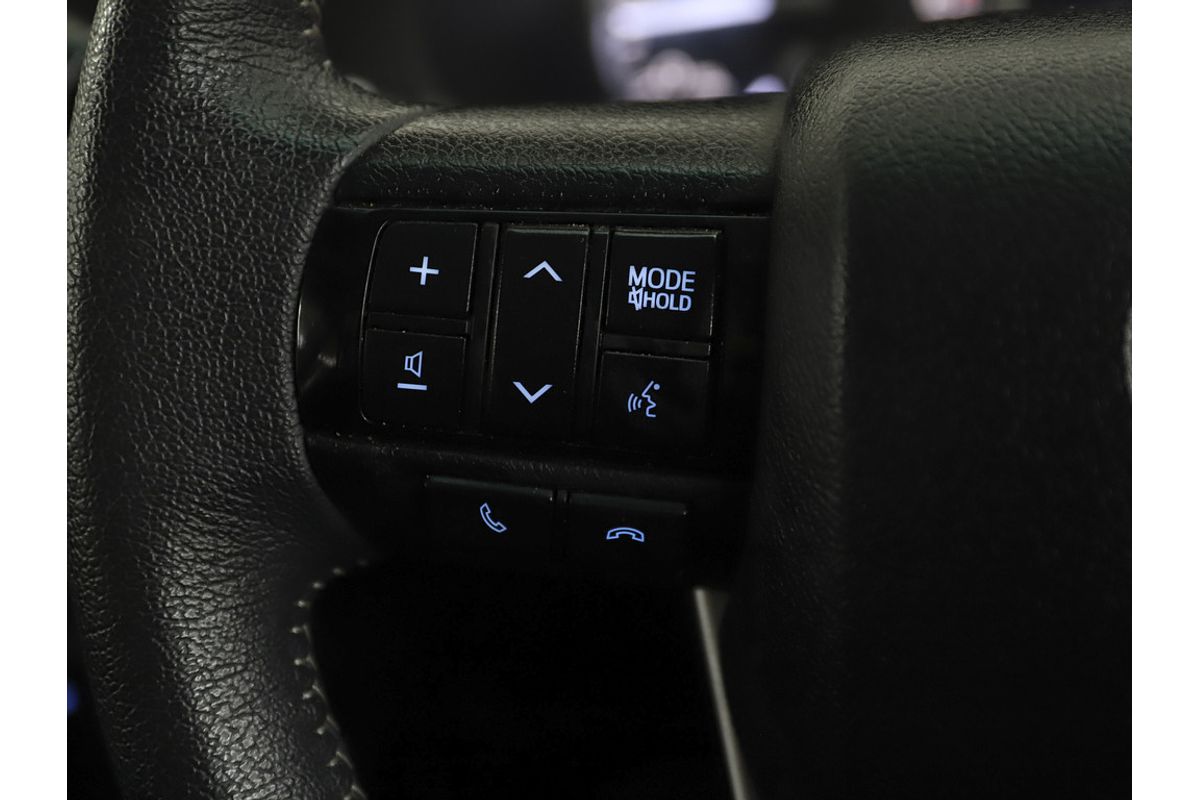 Hilux 4x4 SR5 2.8L T Diesel Manual Double Cab 