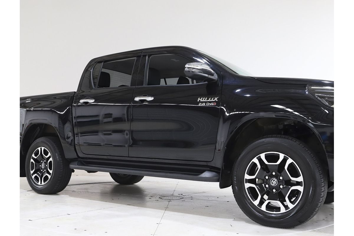 Hilux 4x4 SR5 2.8L T Diesel Manual Double Cab 
