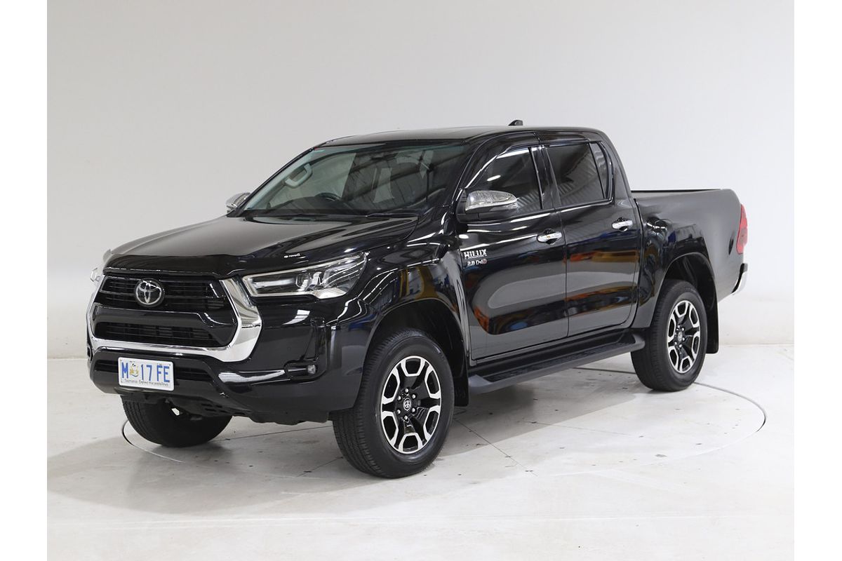 Hilux 4x4 SR5 2.8L T Diesel Manual Double Cab 