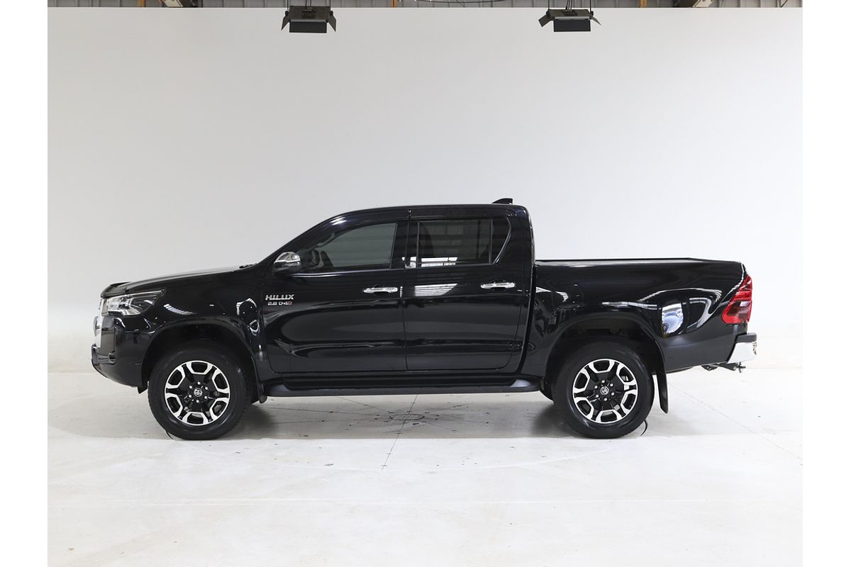 Hilux 4x4 SR5 2.8L T Diesel Manual Double Cab 