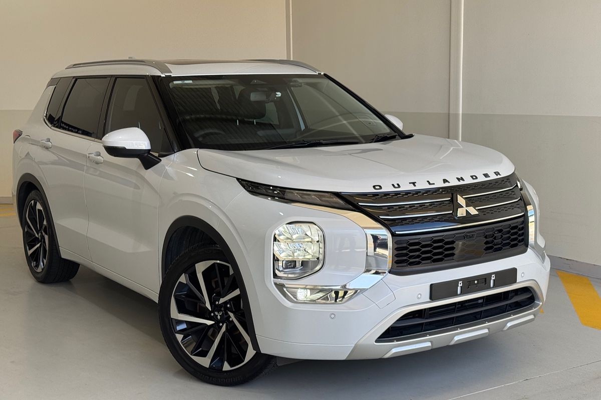 2022 Mitsubishi Outlander Exceed ZM