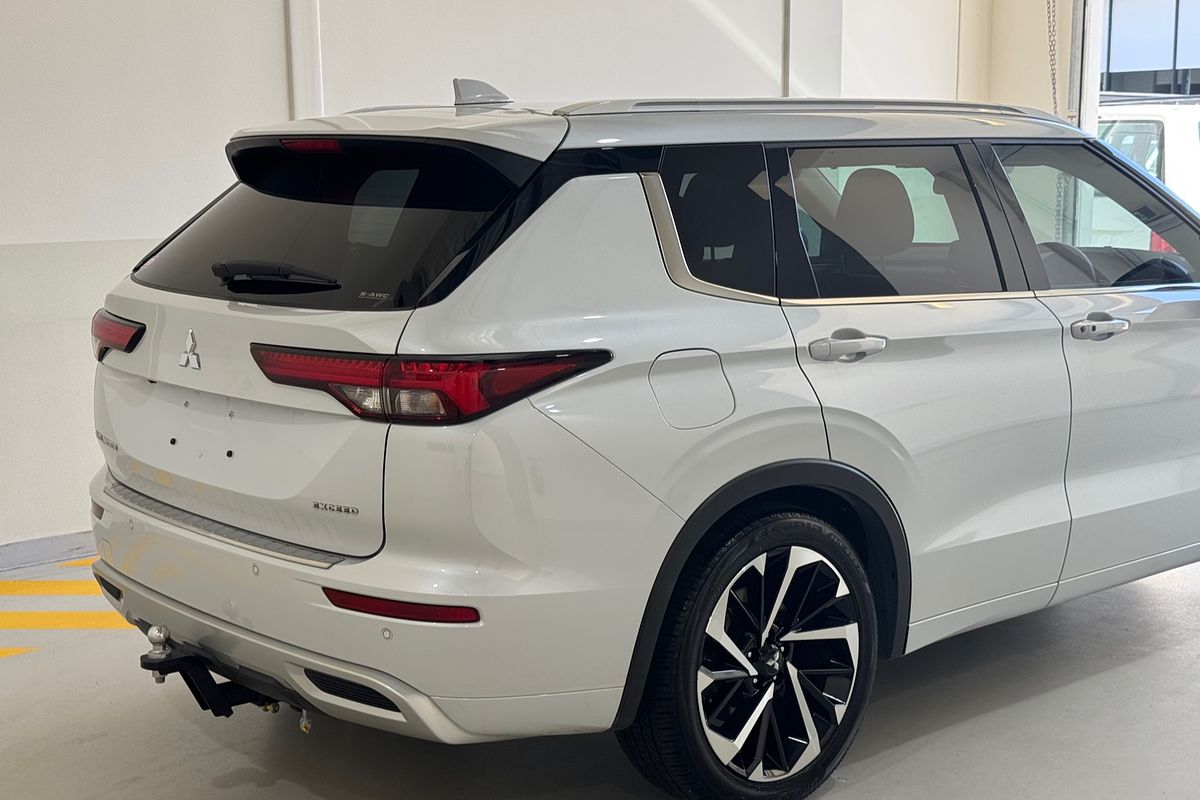 2022 Mitsubishi Outlander Exceed ZM