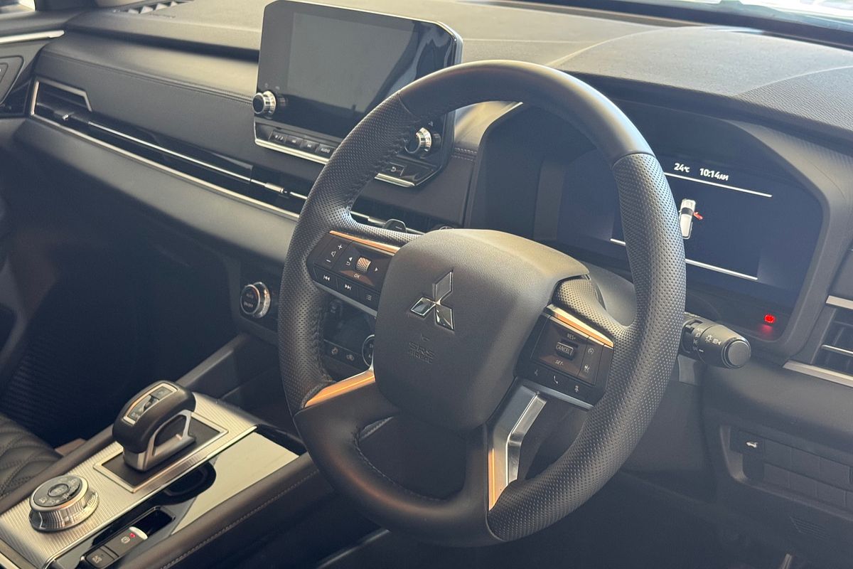 2022 Mitsubishi Outlander Exceed ZM