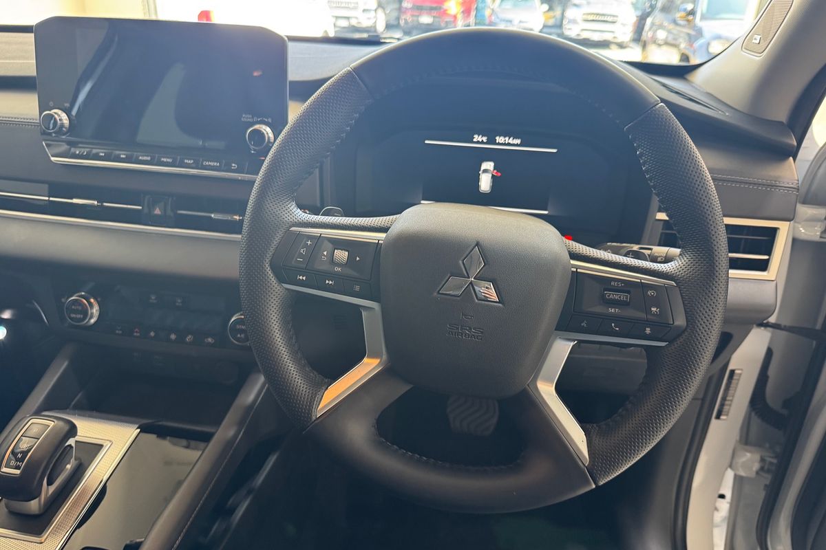 2022 Mitsubishi Outlander Exceed ZM