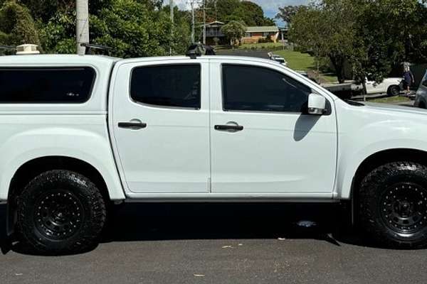 2015 Isuzu D-MAX SX High Ride Rear Wheel Drive
