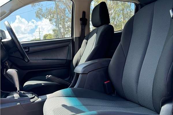 2015 Isuzu D-MAX SX High Ride Rear Wheel Drive