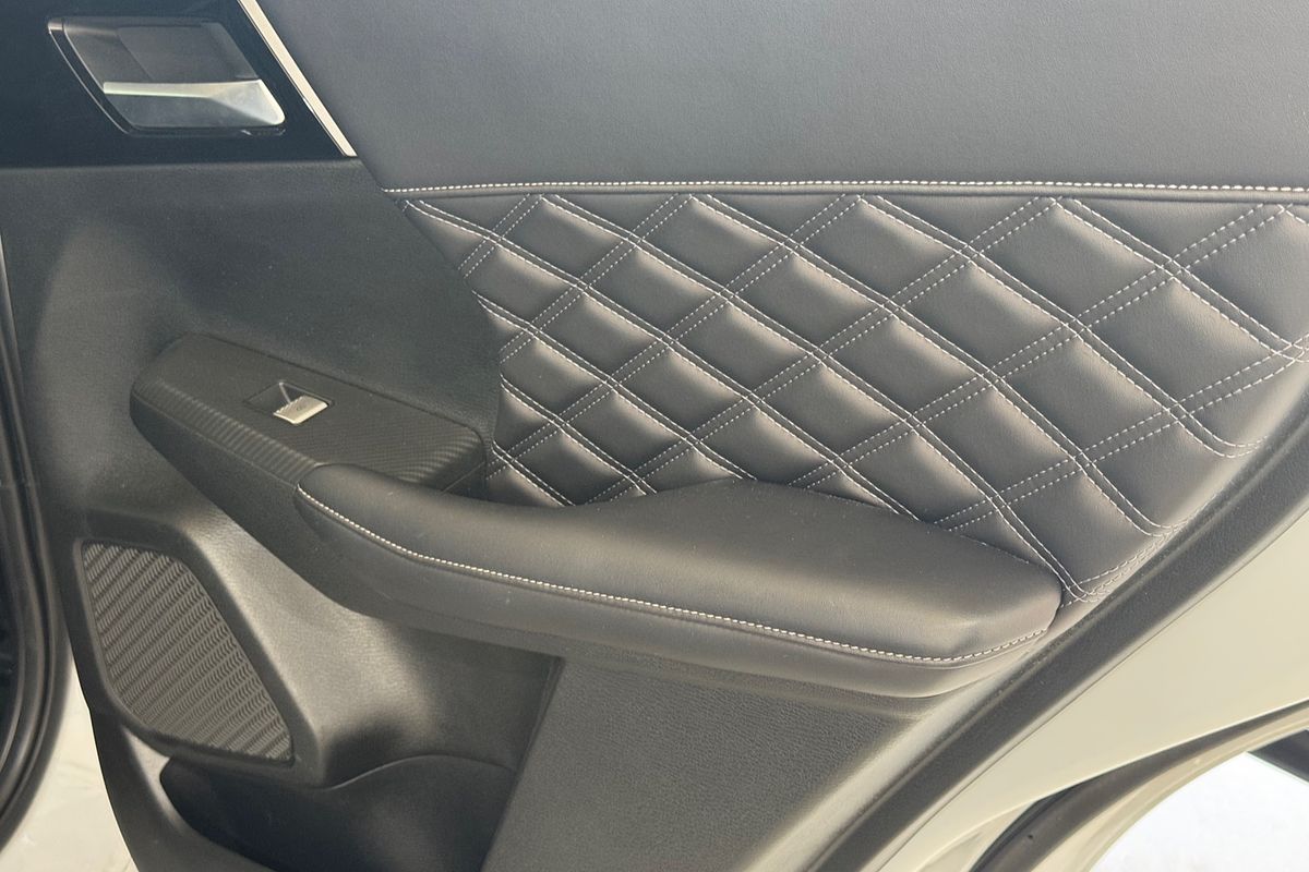 2022 Mitsubishi Outlander Exceed ZM