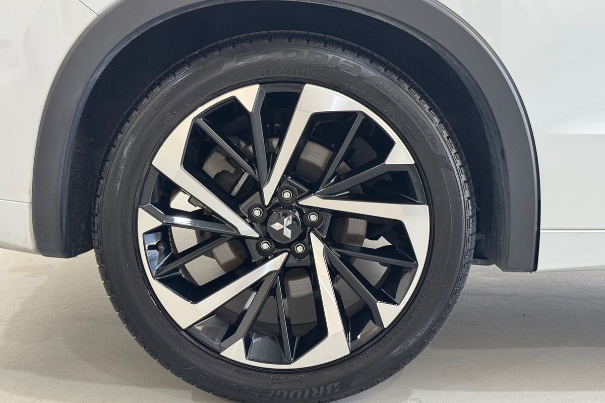 2022 Mitsubishi Outlander Exceed ZM