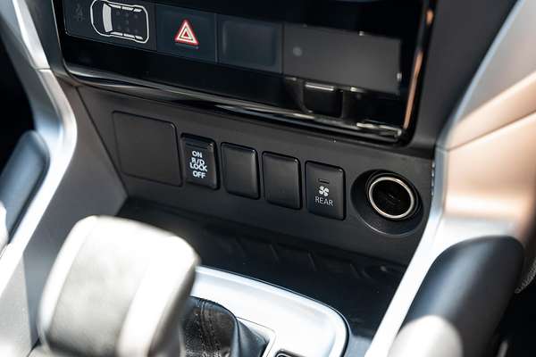 2019 Mitsubishi Pajero Sport Black Edition QE