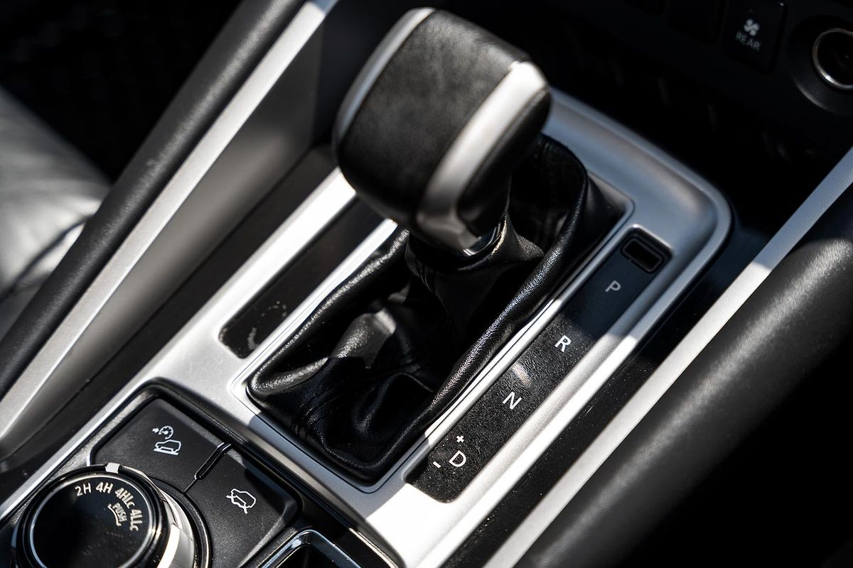 2019 Mitsubishi Pajero Sport Black Edition QE