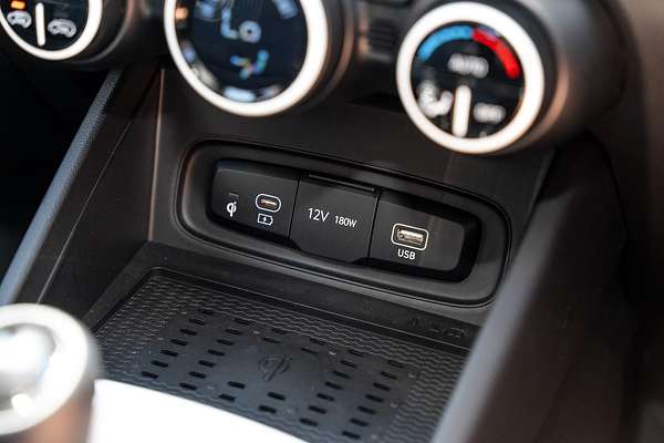 2024 Hyundai Venue Elite QX.V5