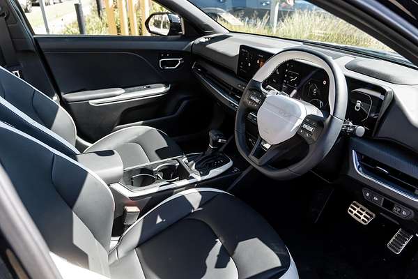2025 Kia K4 GT-Line CL4m