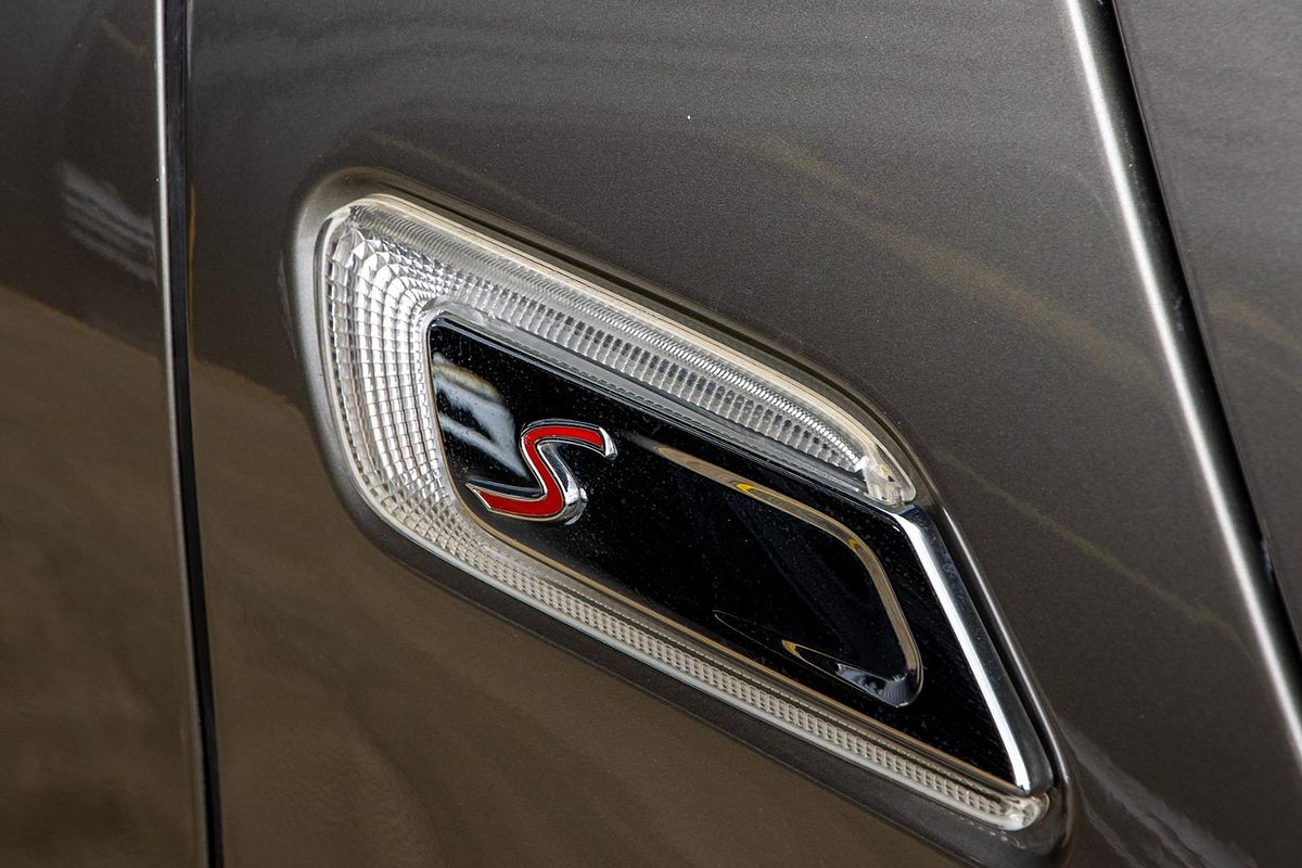 2017 MINI Clubman Cooper S F54