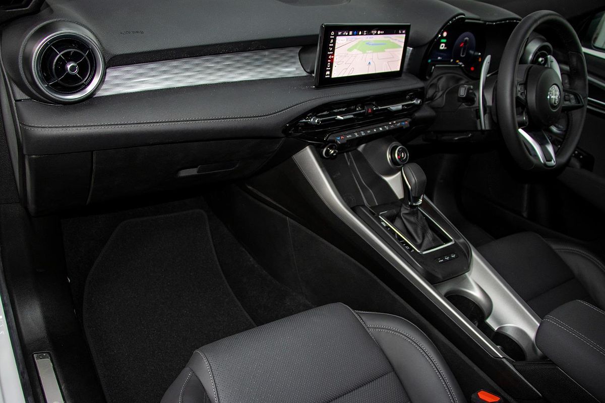 2023 Alfa Romeo Tonale Veloce Plug-In Hybrid