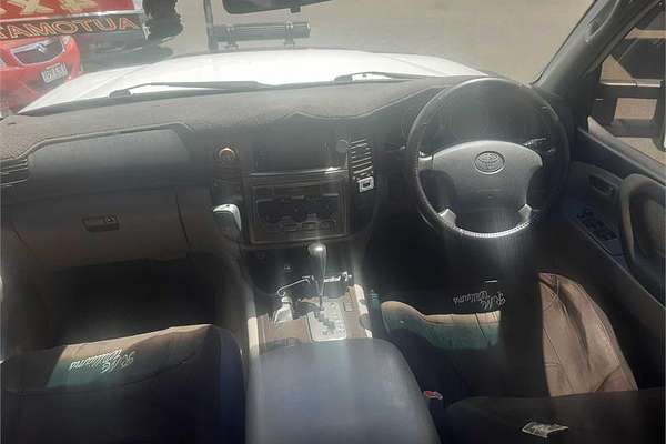 2004 Toyota LANDCRUISER GXL (4x4) UZJ100R