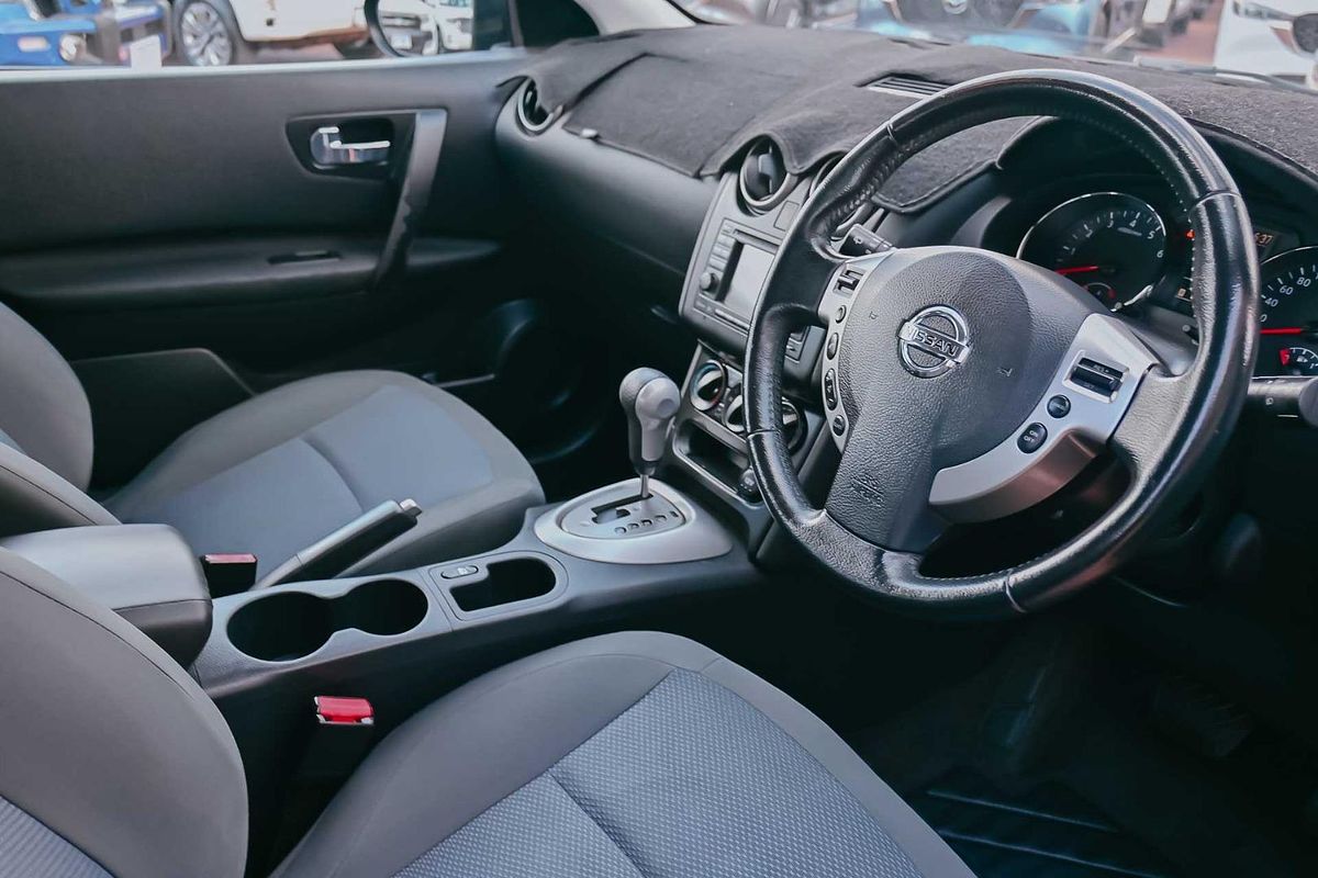 2013 Nissan Dualis ST J10 Series 4