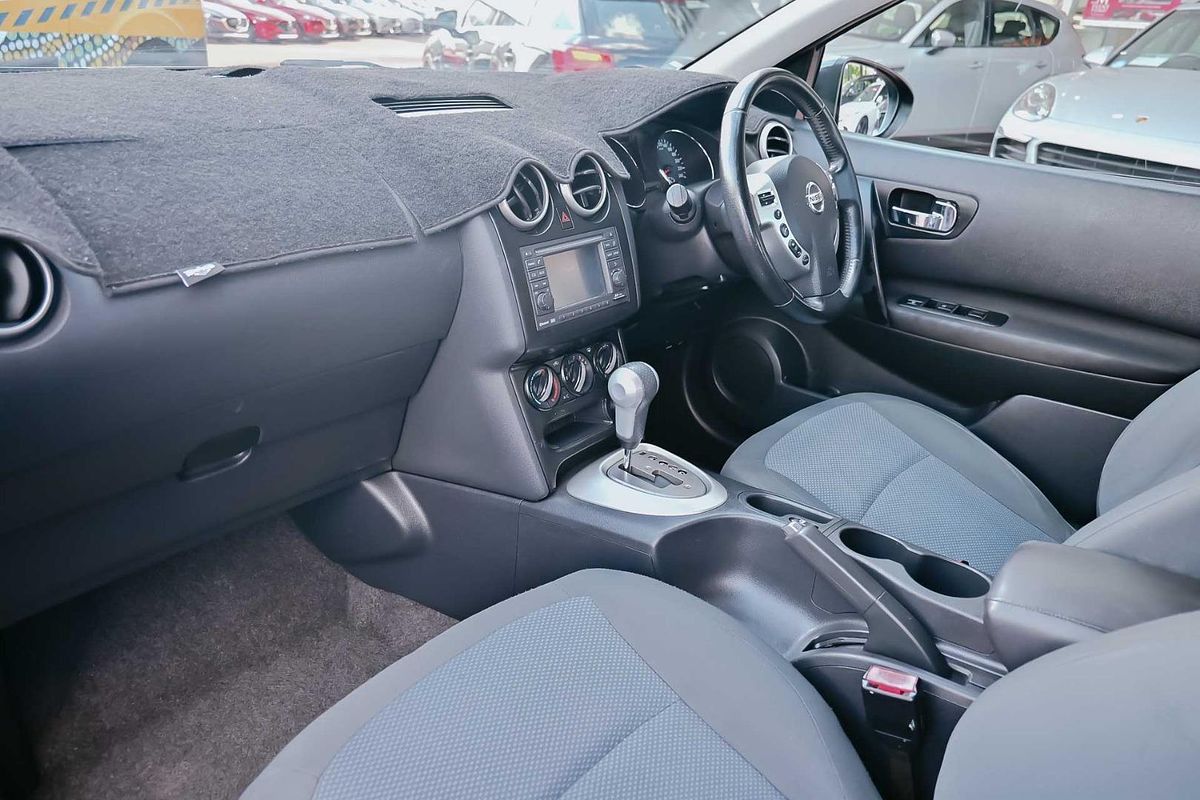 2013 Nissan Dualis ST J10 Series 4