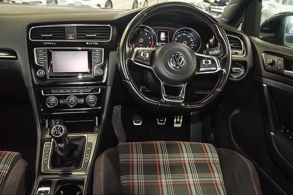 2014 Volkswagen Golf GTI 7